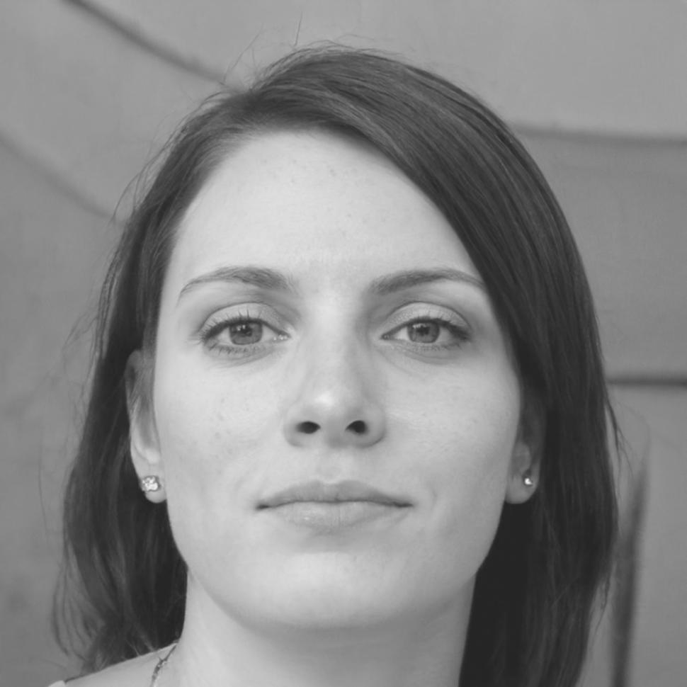 Vera Santini, specialista modellazione finanziaria e scenari presso doranythiq